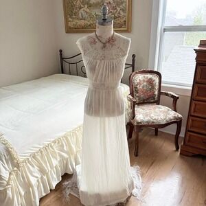 white lace maxi dress  70s white lace radcliffe maxi dress